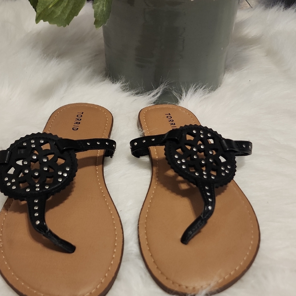 Torrid Flip Flops Size 9ww